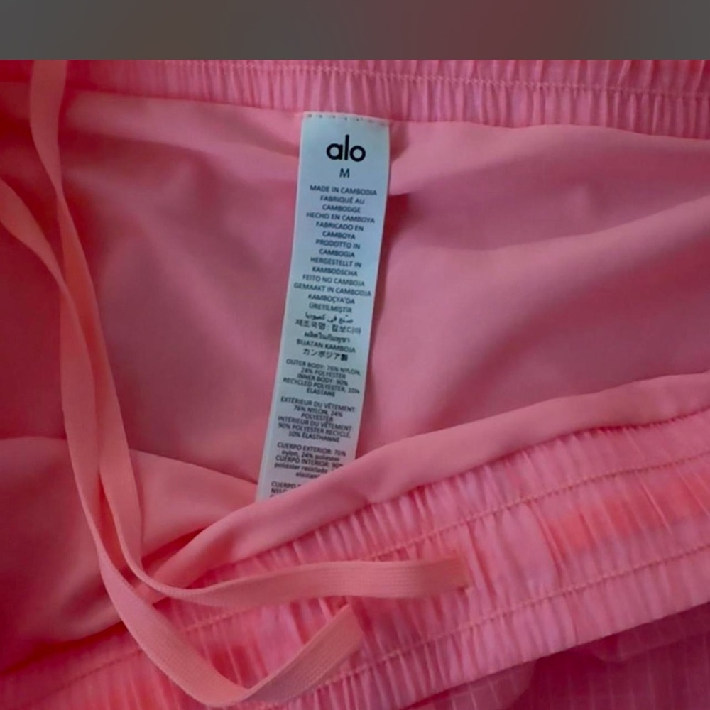 NWT Alo Game Time Shorts - NEON BUBBLEGUM - Picture 5 of 8